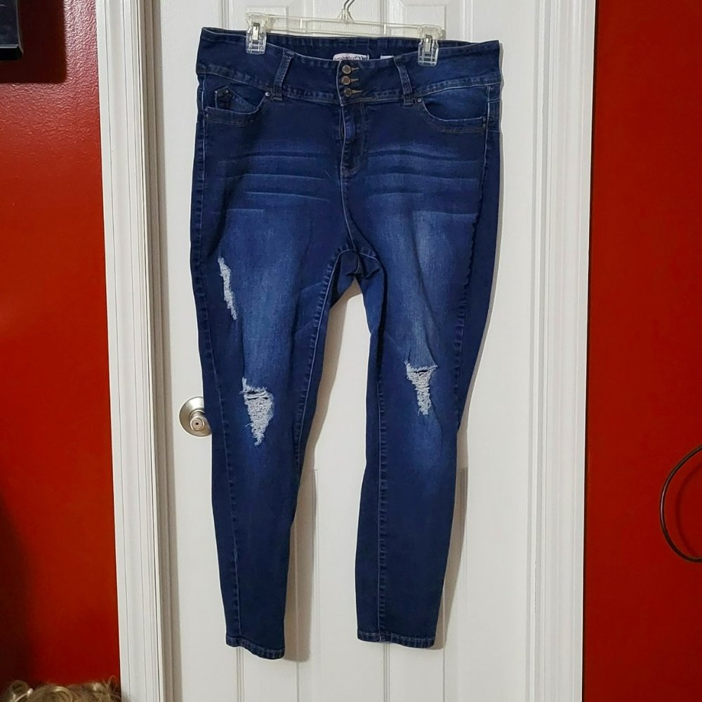 YMI DISTRESSED JEANS - SIZE 20